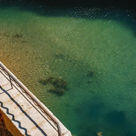 Le Tamaroque דירה